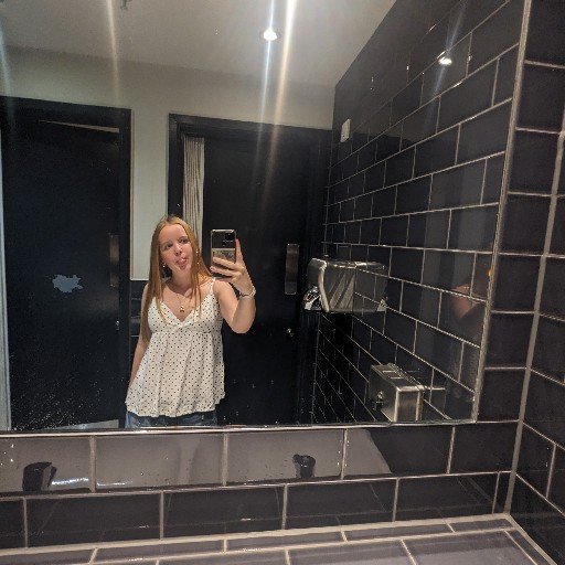 the.blonde.one avatar